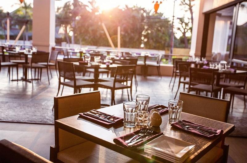 Maui Coast Hotel Кихеи Екстериор снимка