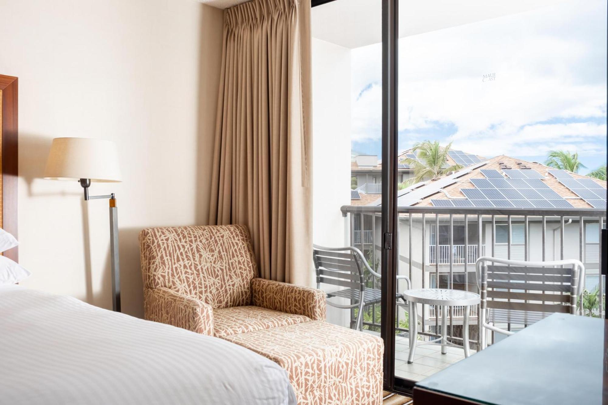 Maui Coast Hotel Кихеи Екстериор снимка